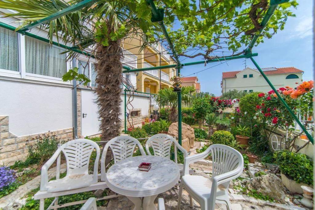 Apartmani Krizanovic Vodice Exterior foto