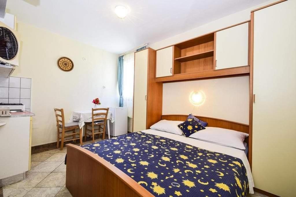 Apartmani Krizanovic Vodice Exterior foto