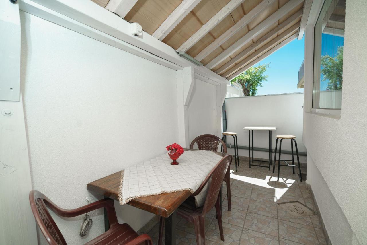 Apartmani Krizanovic Vodice Exterior foto