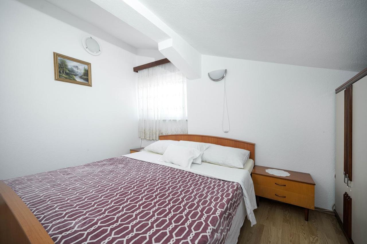 Apartmani Krizanovic Vodice Exterior foto