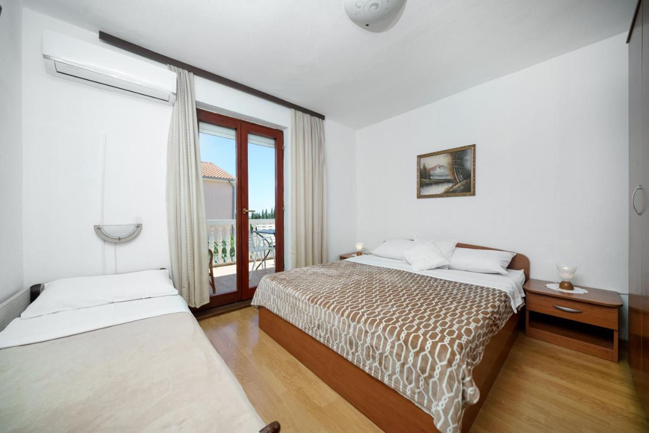 Apartmani Krizanovic Vodice Exterior foto